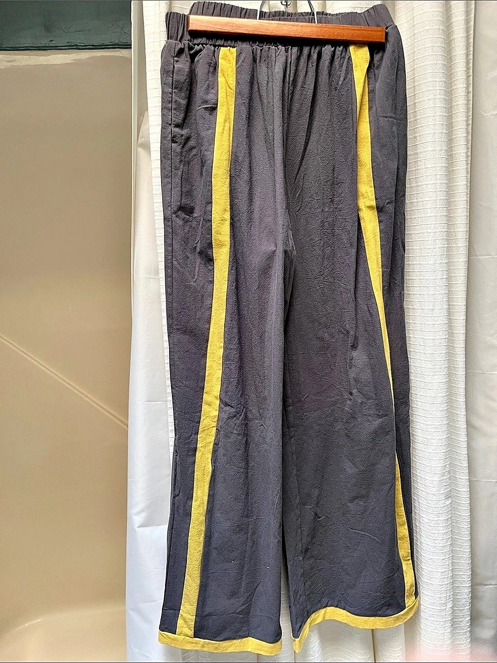 Gray & Yellow Wide Leg Set Like New